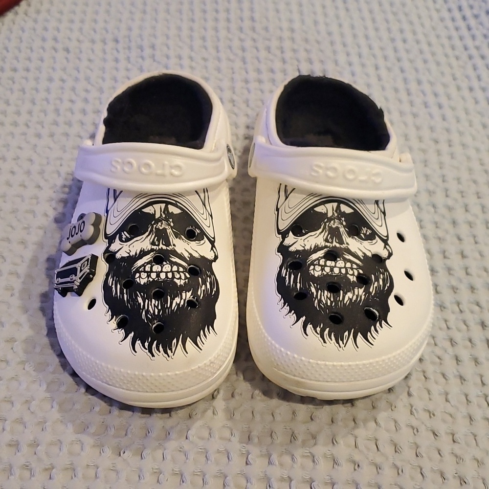 Luke Combs Fuzzy Crocs Size M4 W6 (#2)
